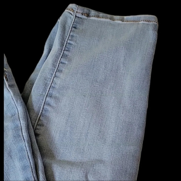 Crown & Ivy Skinny Jeans - Picture 2 of 5